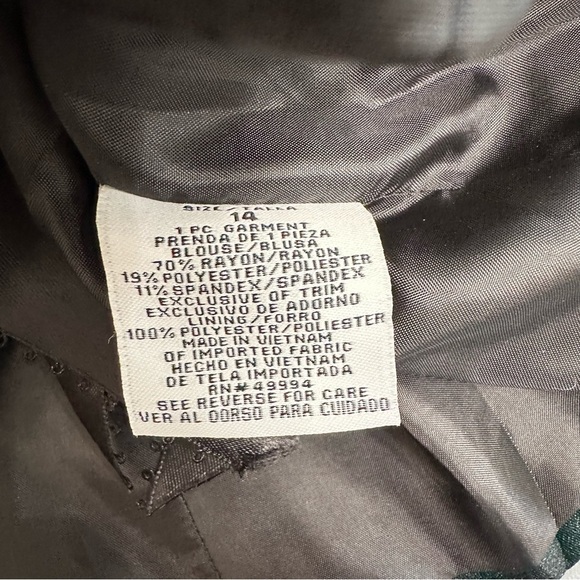 R&M Richards 14 green & black iridescent formal shirt with ruffled collar - Picture 8 of 8